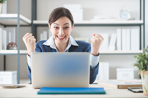 lady on computer - Copyright – Stock Photo / Register Mark